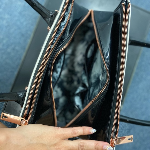 Ted Baker Patent Leather Shoulder Bag Black White - Picture 4 of 9